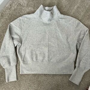 Cropped Gray Sweatshirt